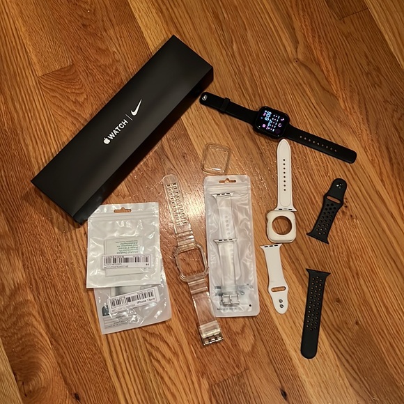Nike Apple SE iwatchSpace Gray Aluminum CaseAnthracite/Black Nike Sport Band